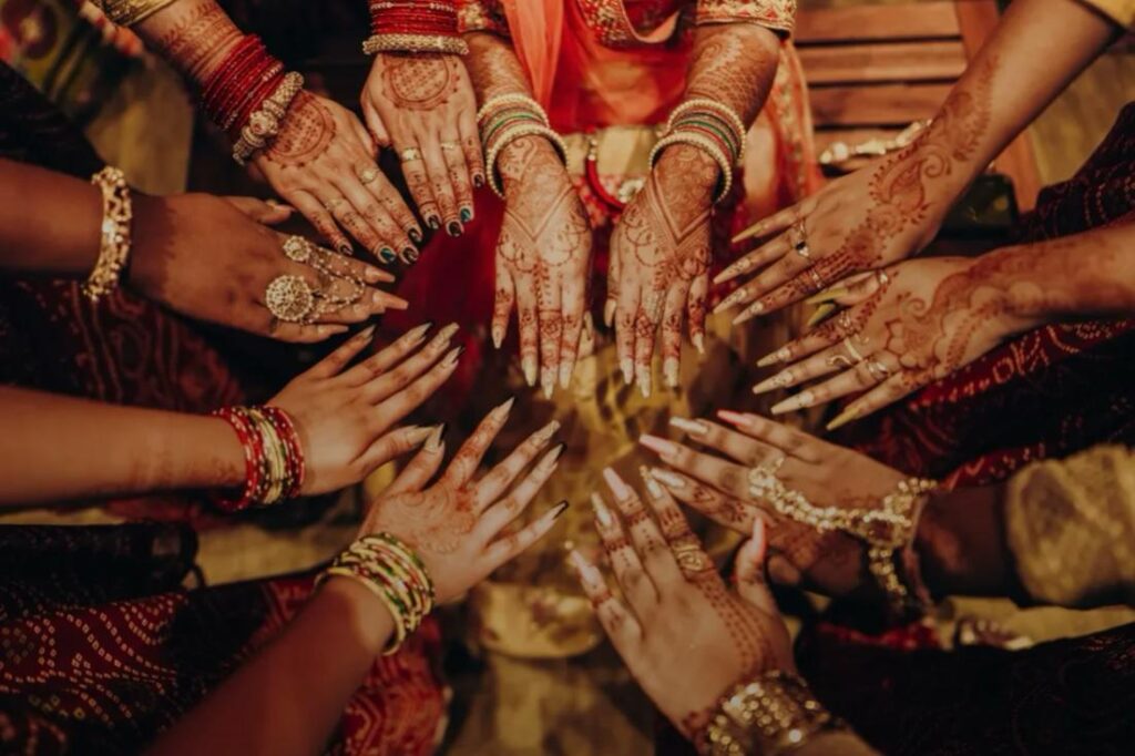 Heena Mehndi group photo